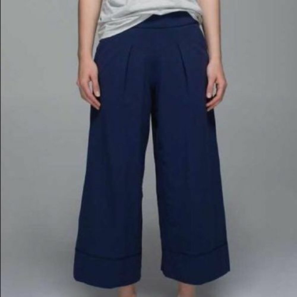 Lululemon For the Yin Wide Leg Pants Navy SZ 6